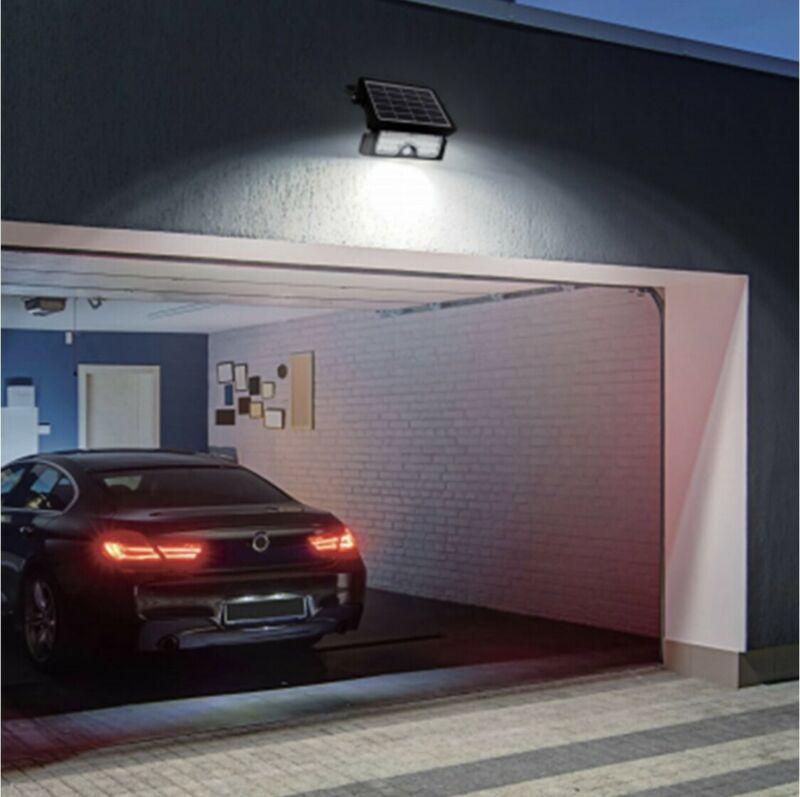 100W Solar Rechargeble Floodlight Sample 2